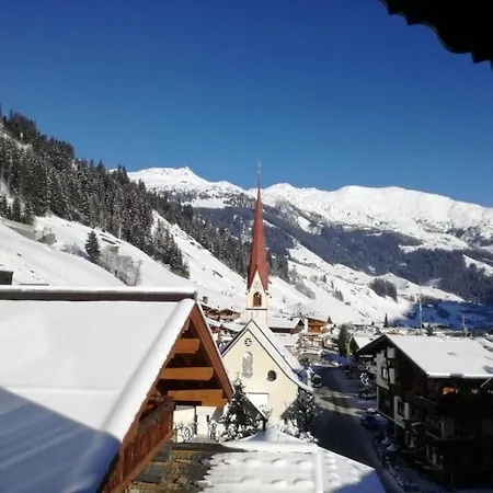 Gaestehaus Dorfbaeckerei Pensjonat Tux