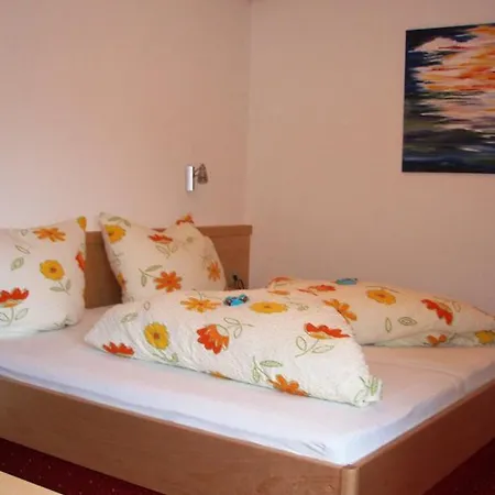 Гостевой дом Gaestehaus Dorfbaeckerei Тукс